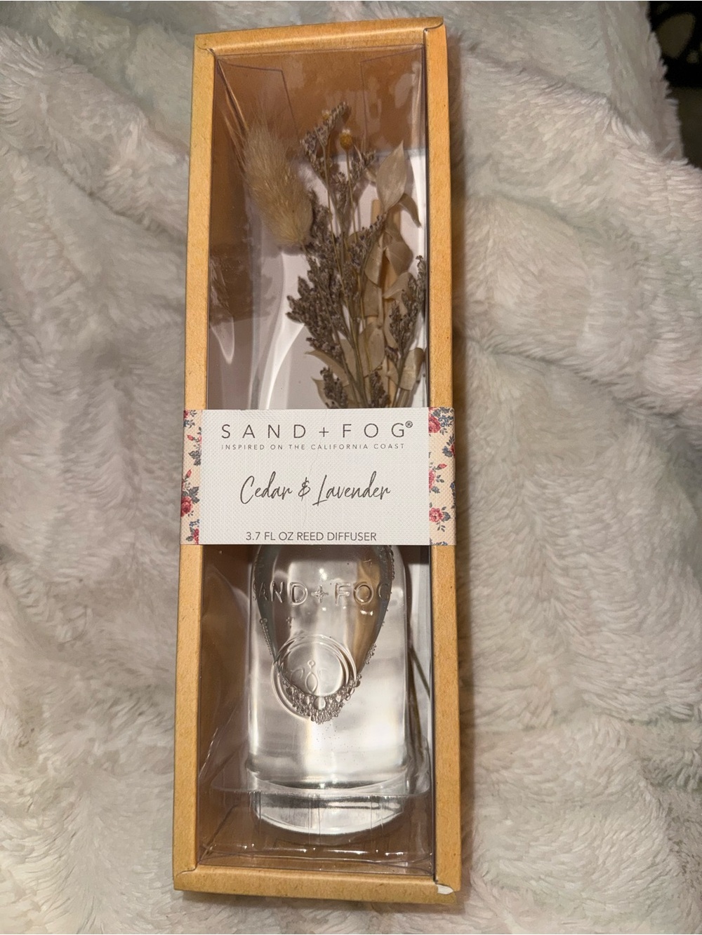 Sand & Fog red and floral diffuser, cedar and lavender